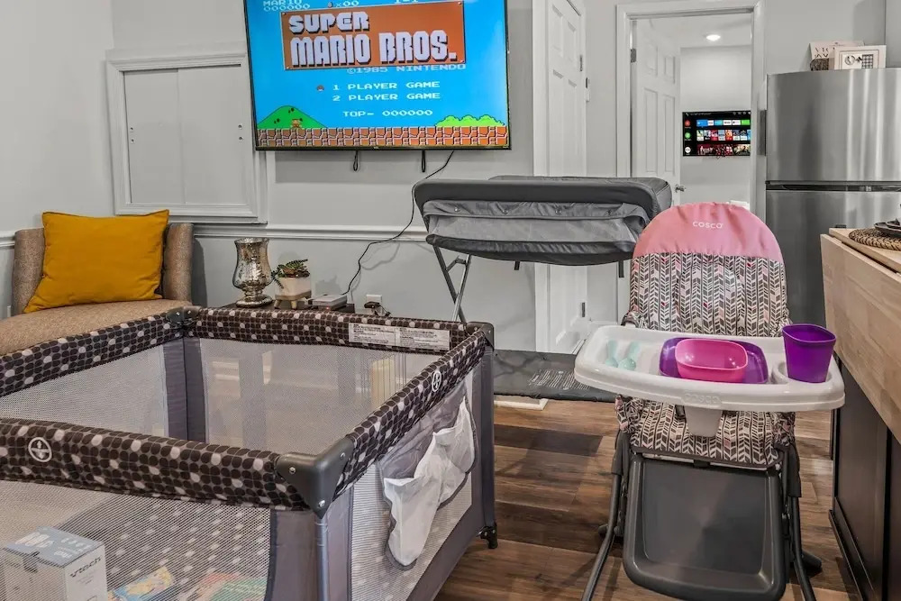 East Passyunk Trendy Apartment