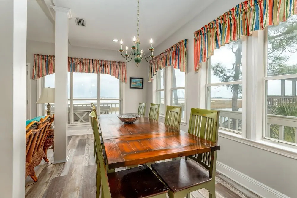 Screamin' Peace 1614 Cadillac 3 Bedroom Home by RedAwning