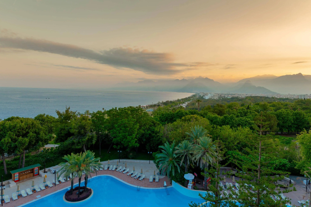Rixos Downtown Antalya - The Land Of Legends Access