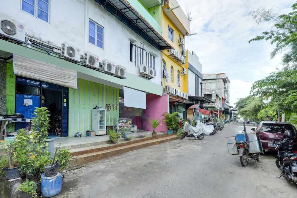Hotel O Emes Jaya HomestayNearSamsung Electronic Indonesia PT