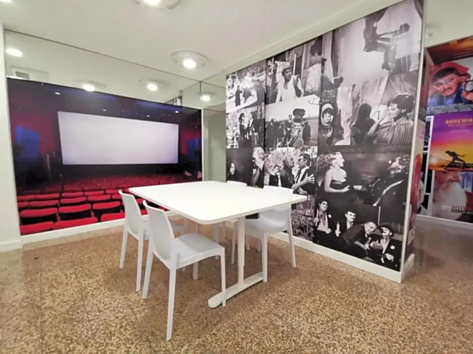 Red Carpet rooms
