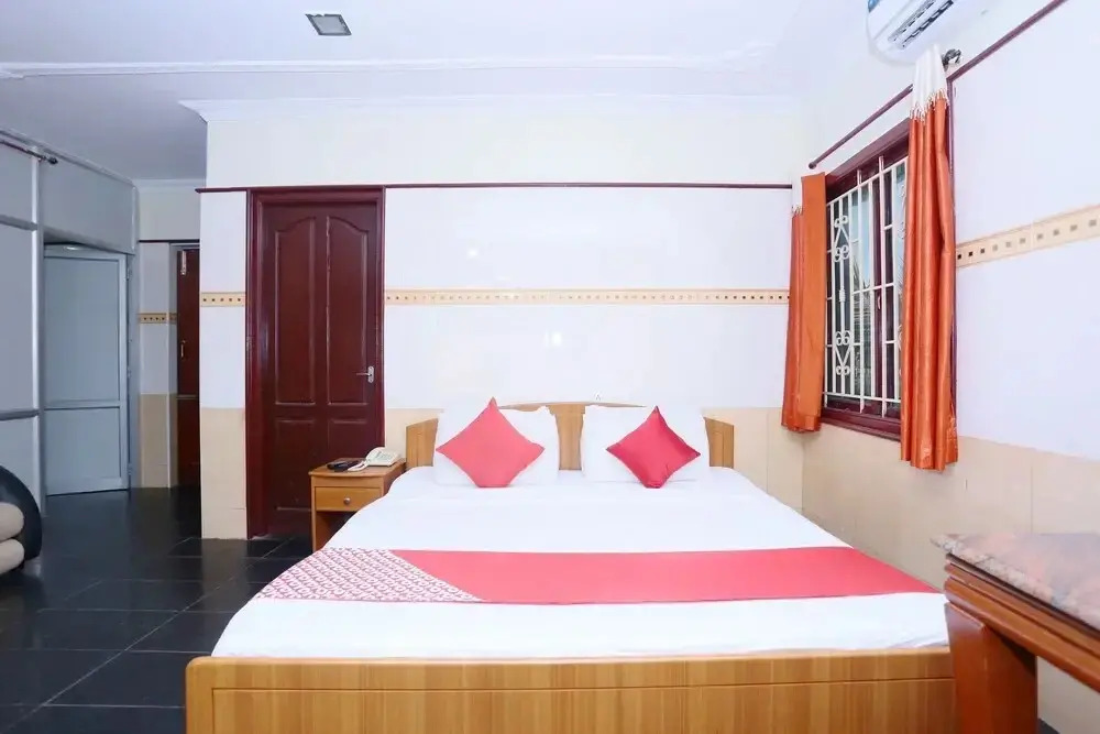 Hotel Sunrise View by OYO Rooms