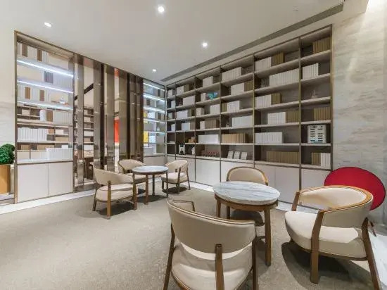 Ji Hotel (Haikou Hongcheng Lake)