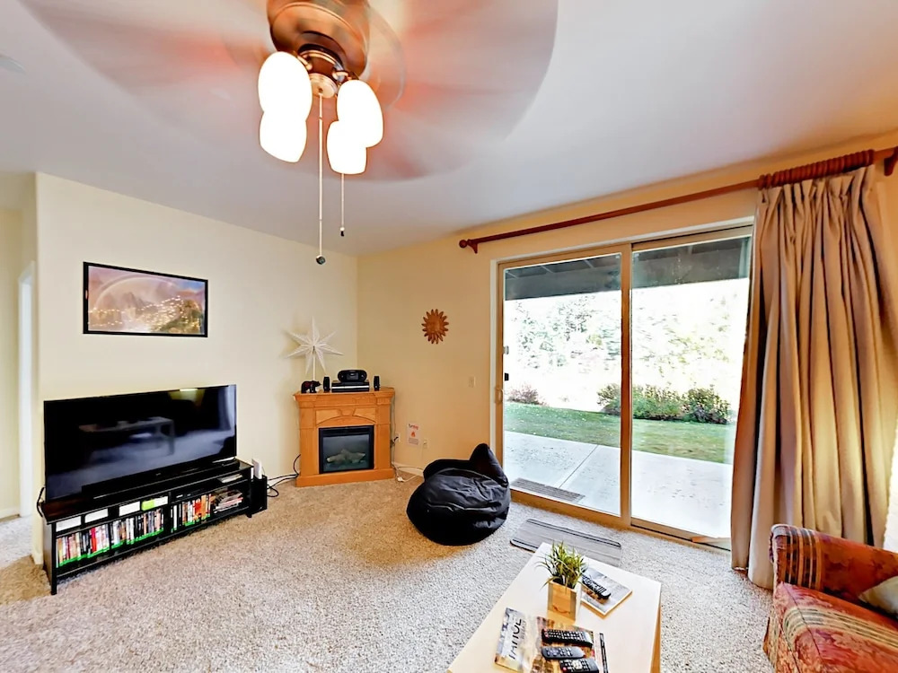 10583 Boulders Townhouse - 2 Br townhouse by RedAwning