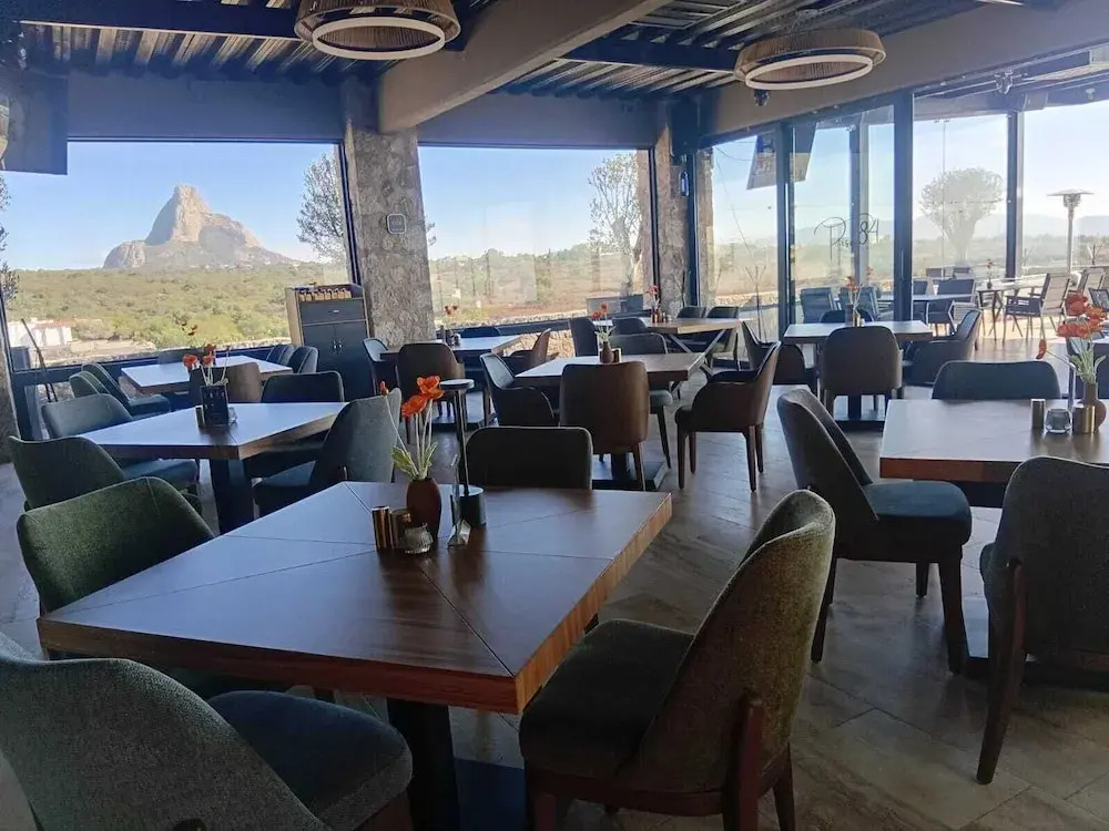 Hotel Montessuites