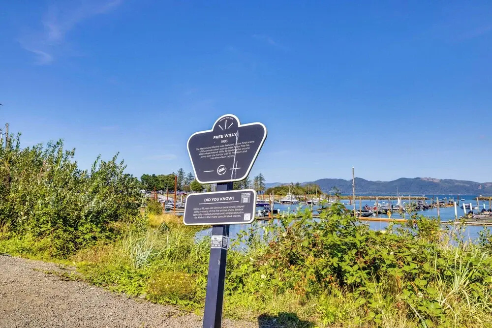 River & Marina View: Hammond Townhome w/ Hot Tub