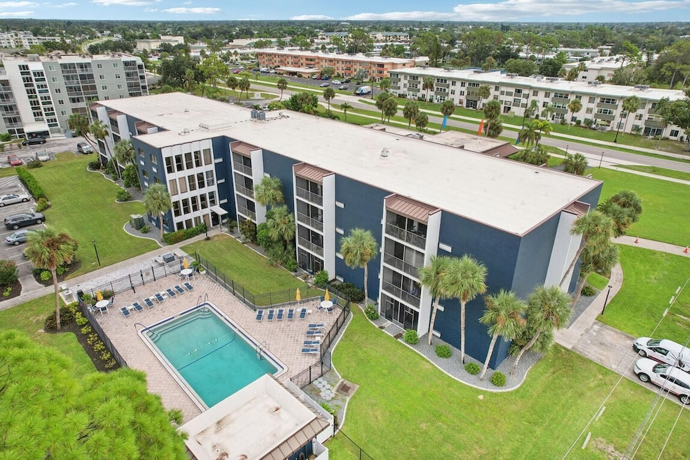 Landing Apartments Near HCA Florida Fawcett Hospital
