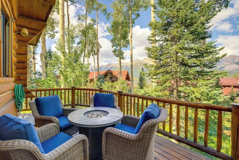 Ski-in/ski-out Telluride Home w/ Deck & Hot Tub!