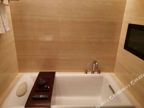 Glory Grand Hotel