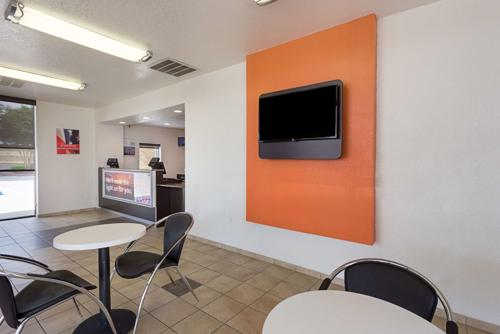 Motel 6 Baton Rouge Southeast