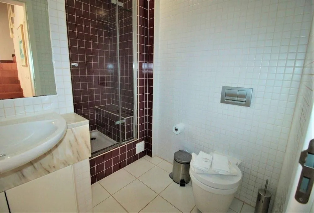 Prainha Algarve Villa With Pool by Homing