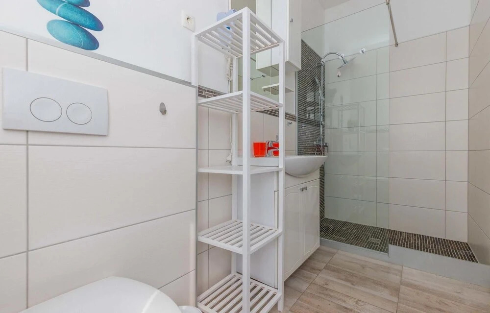 Stunning Home in Selce With 4 Bedrooms, Wifi and Outdoor Swimming Pool