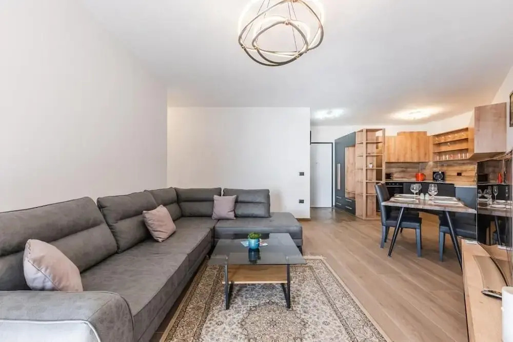 Hill Side Suite 1 by PS