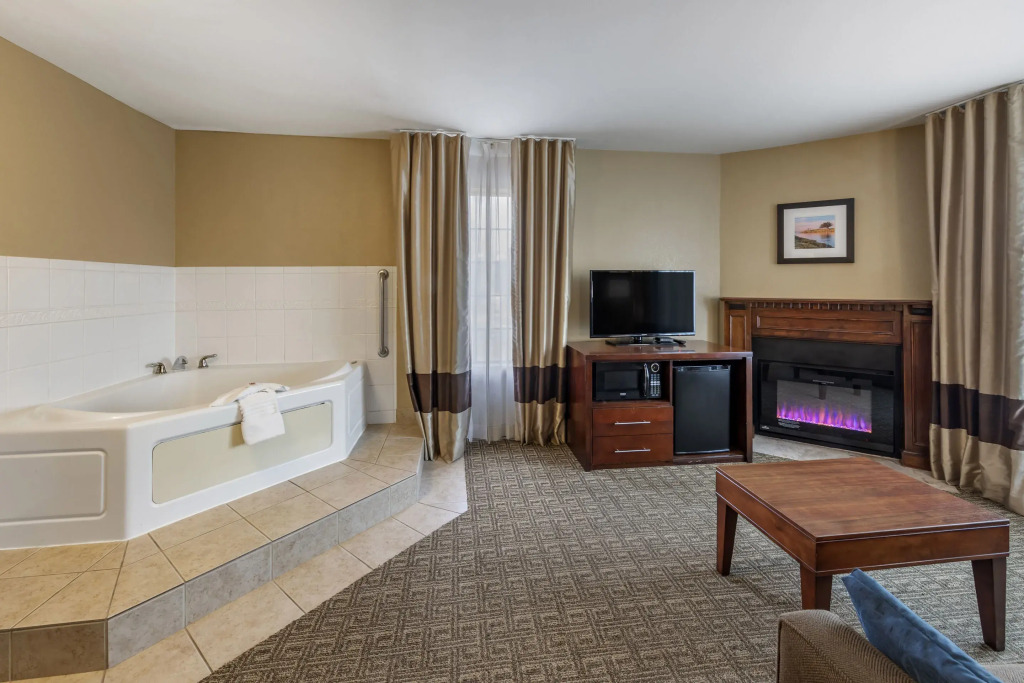 Comfort Inn & Suites Ventura Beach
