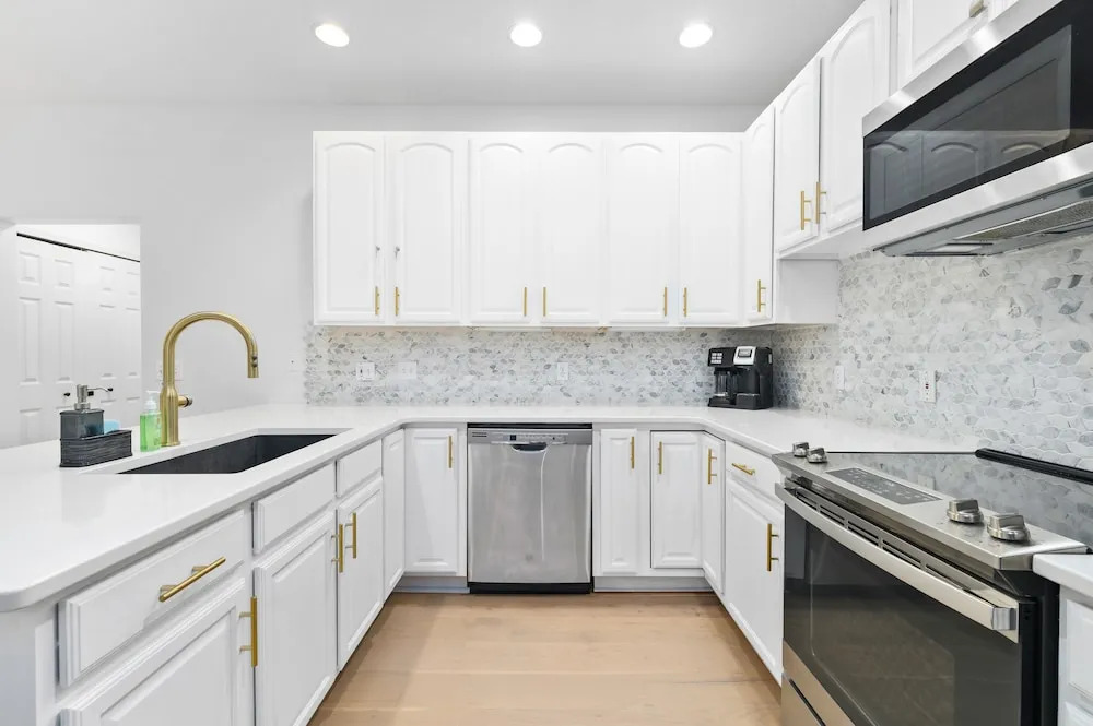Gorgeous 2BDR Home near Downtown