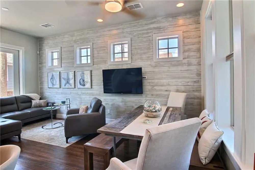 The Oyster House 3 Bedrooms 2.5 Bathrooms Home