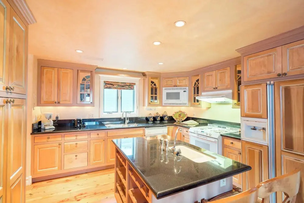 Hruza Hideout by Avantstay Walkable Location + Free Ski Shuttle, Mountain View