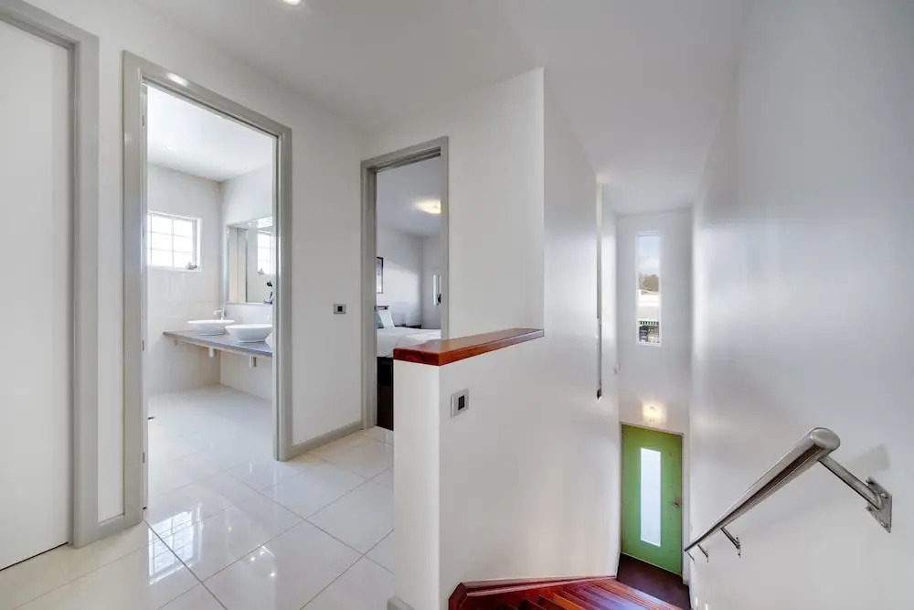 32a Sackville St