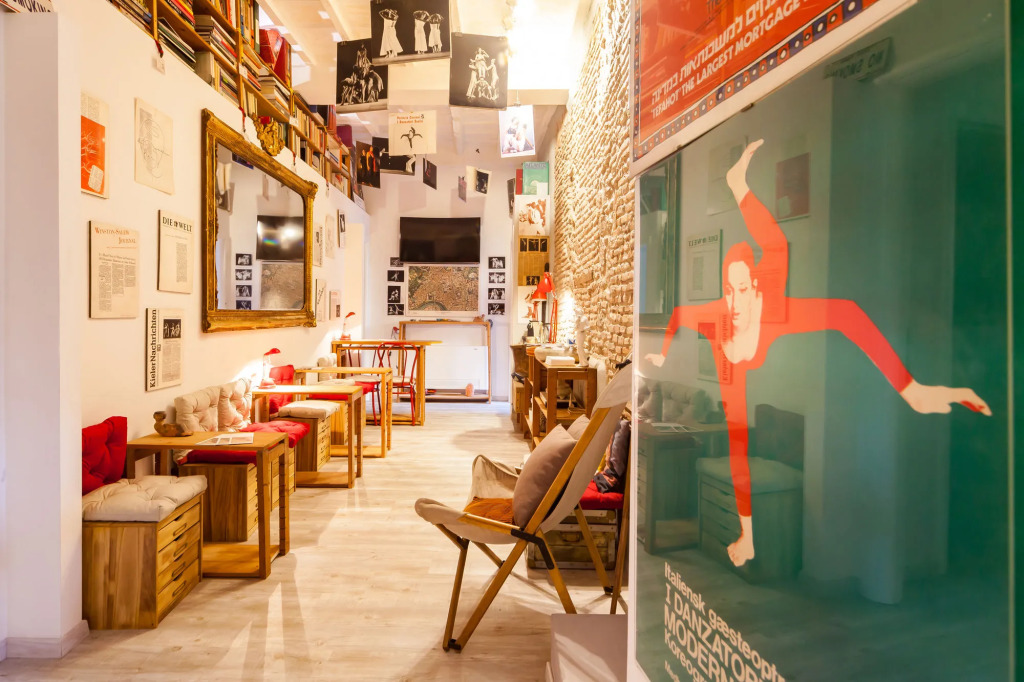 Trevi Art Suite