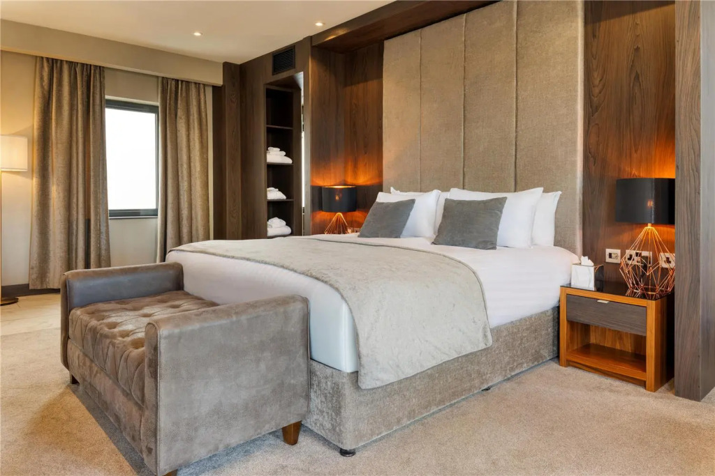 DoubleTree by Hilton Belfast City Ten Square
