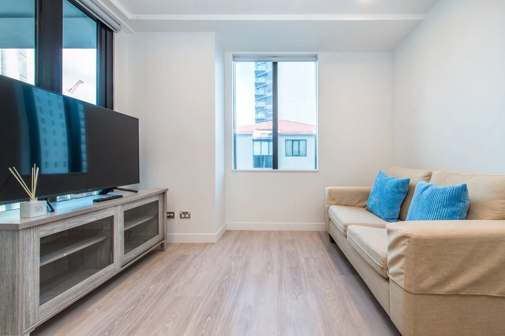 JHT Studio Opp Skytower view Balcony