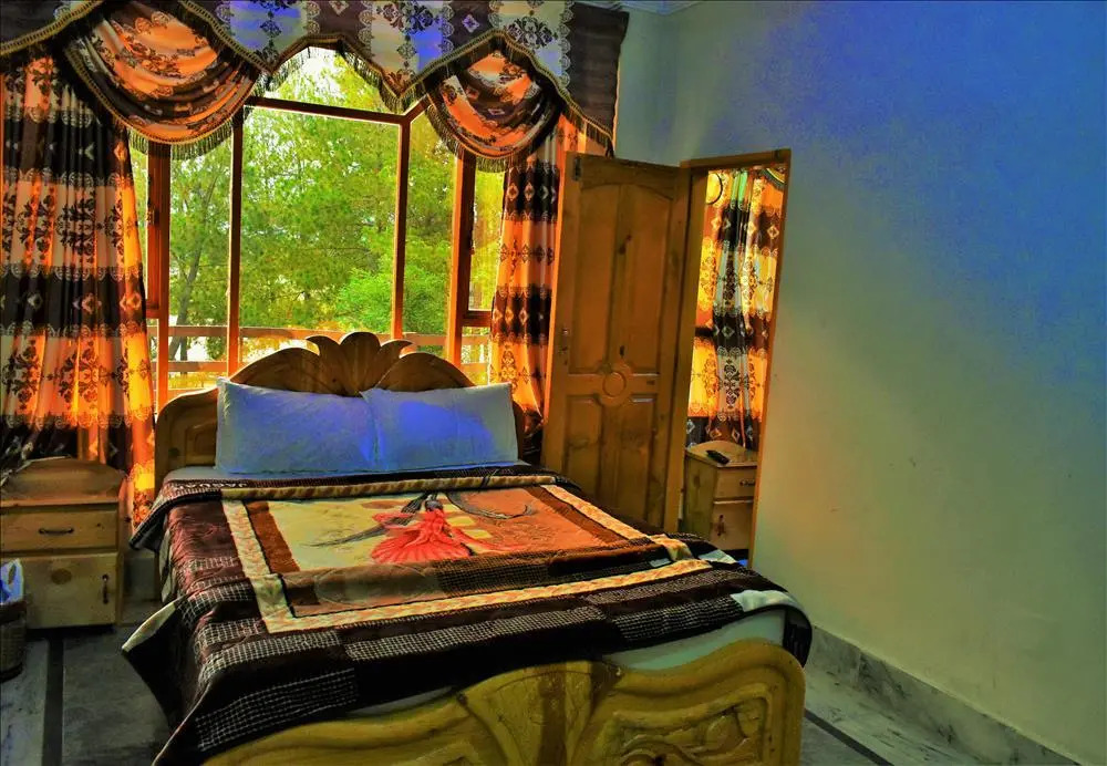 ALMAS HOTEL Best Hotel in swat