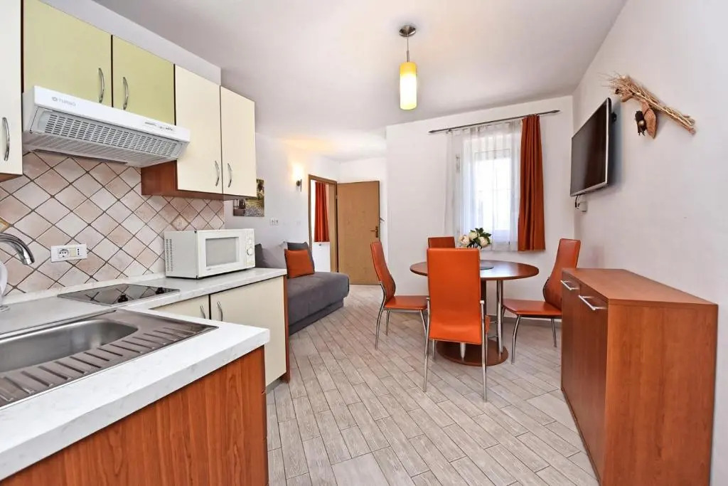 Apartments house Tomic for max 22 persons Maj Poreč