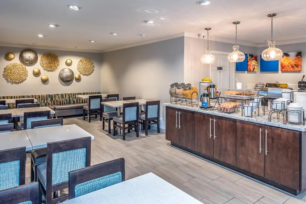 The Inn at 1252 Monterey