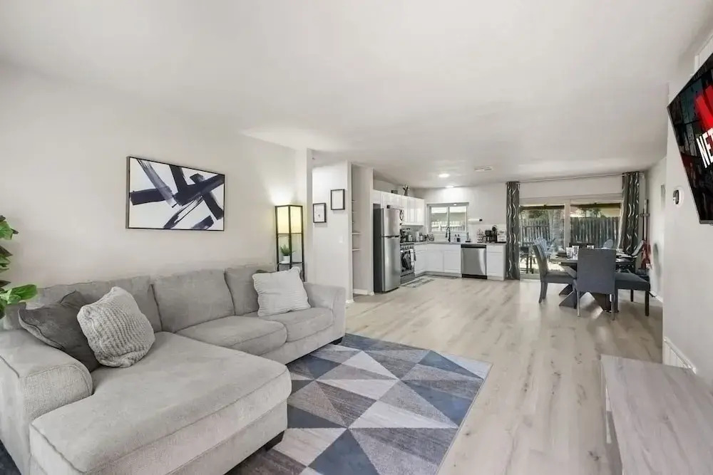 Cozy 3BR Home Family-friendly Near Attractions