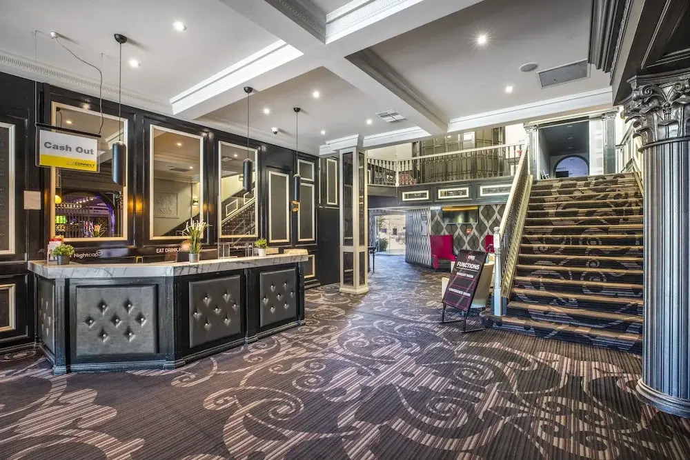 Skyways Hotel Airport West