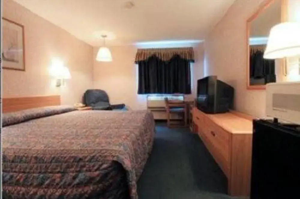 Super 7 Motel
