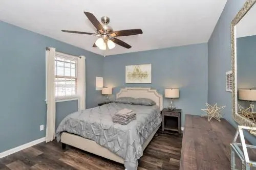 Bay Breeze Compass Suite (1 bed/1 bath condo with cabanas, fire pits, and pier)