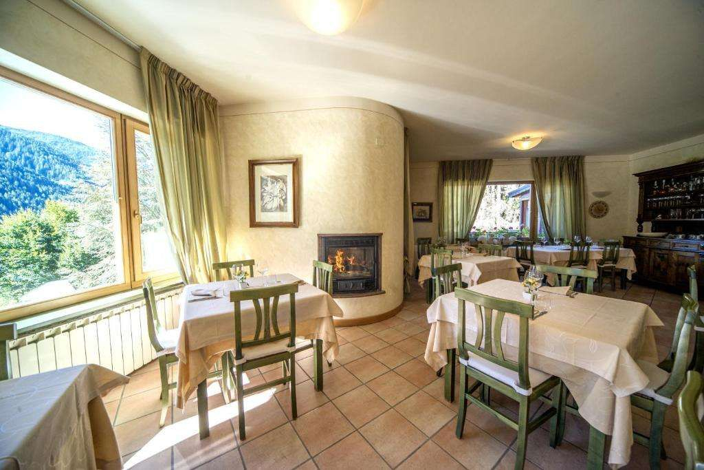 Hotel Veduta dellAdamello