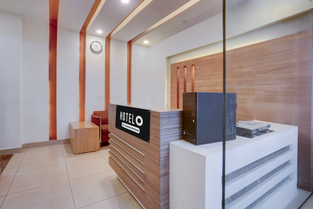 OYO 4477 City Square Hotel