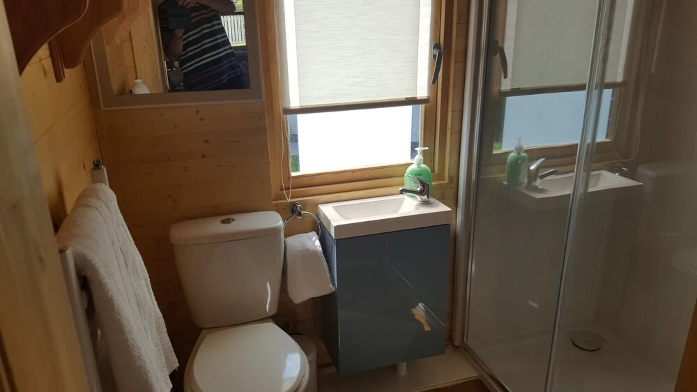 Immaculate 2-bed Log Cabin Near Portmahomack &tain