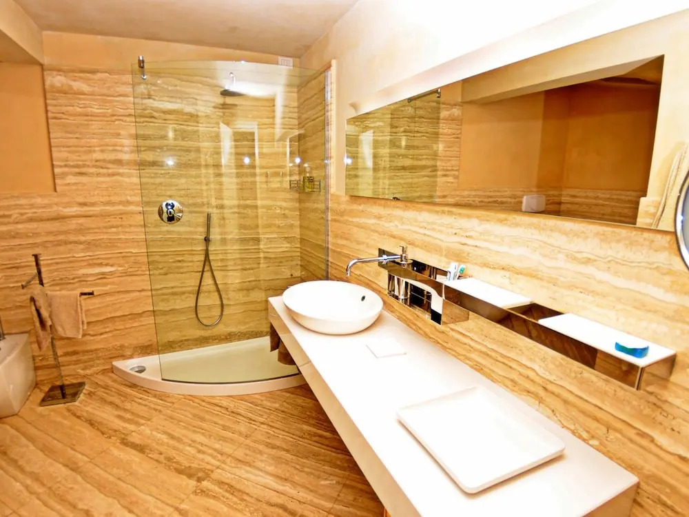 Apartment in Lucca Near Amphitheater Square