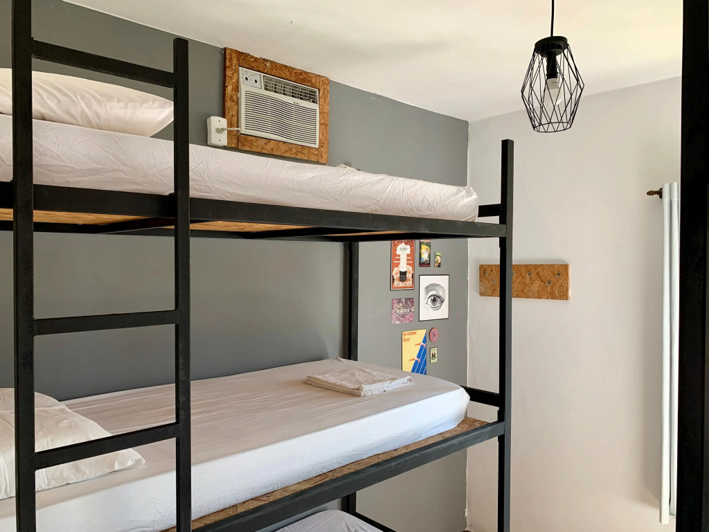A Coroa Hostel & Pousada
