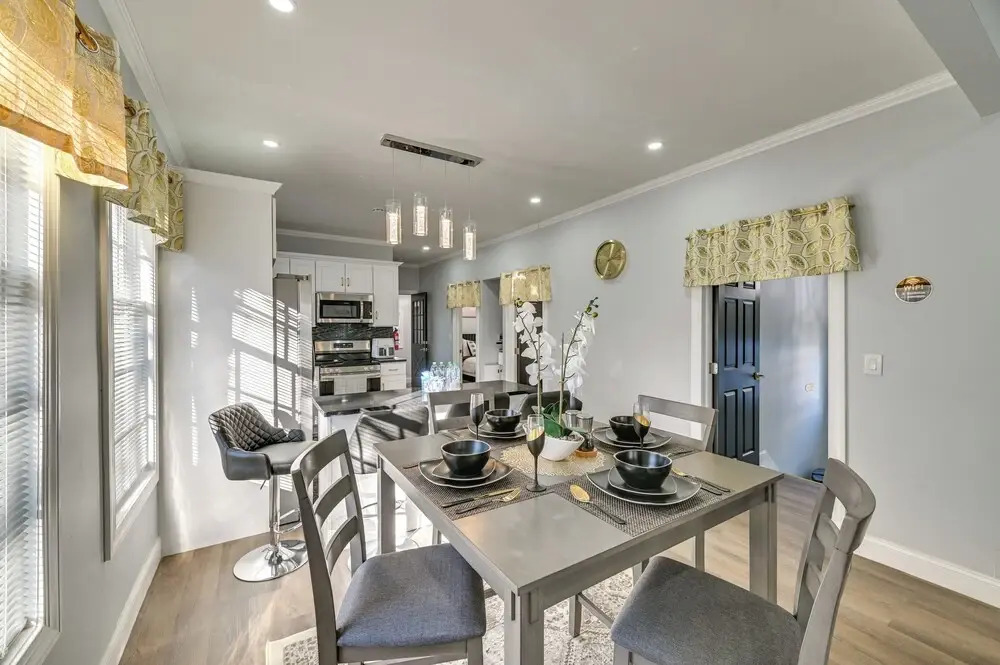 Walk to Park: Modern Apt 2 Mi to Union College!