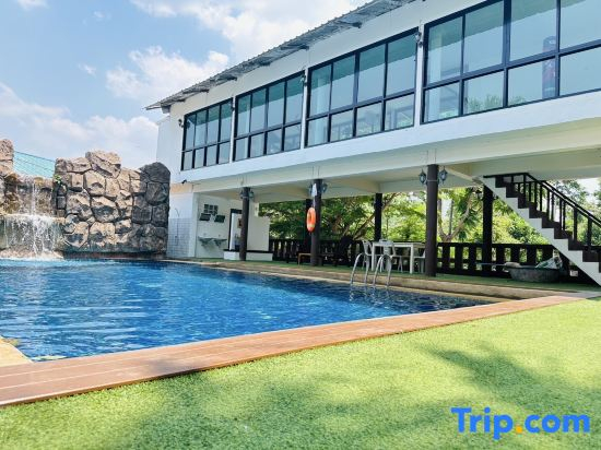 Phuranya Resort