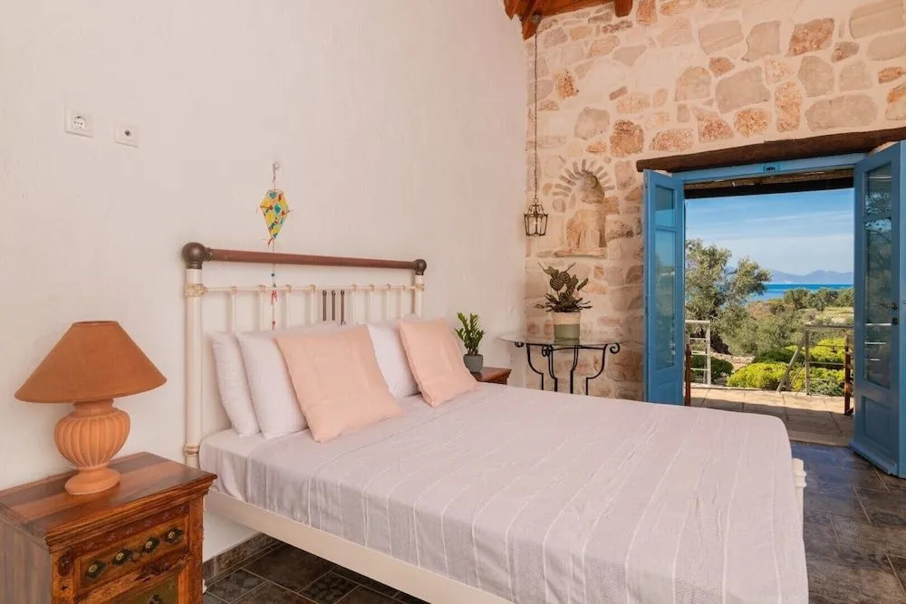 Strofilia Stone Residences