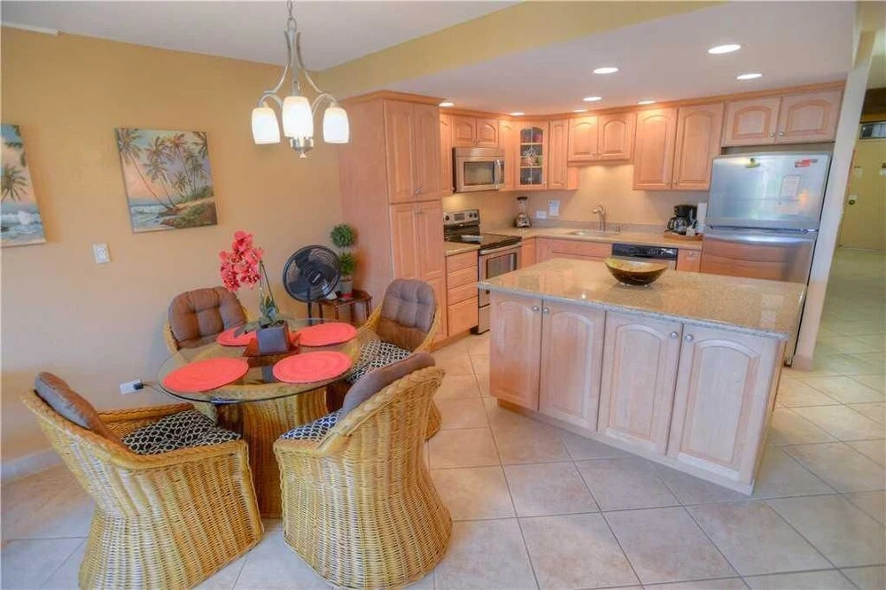 Kamaole Sands 2204 - One Bedroom Condo with Ocean View