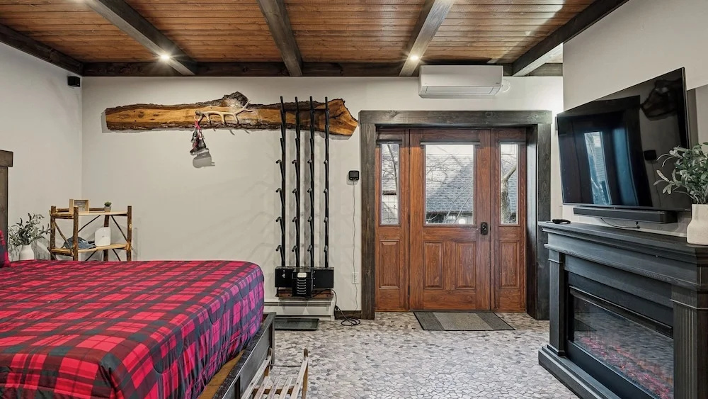 Sunbird Lodge by Avantstay Gated Community + Indoor Pool Access + Fitness Center + Tennis Court