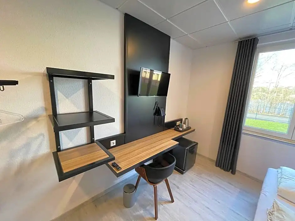 Yebs Hotel