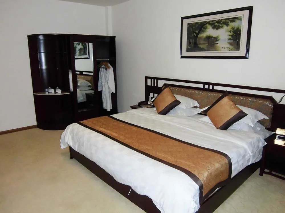Yifeicui Villa Hotel - Tengchong