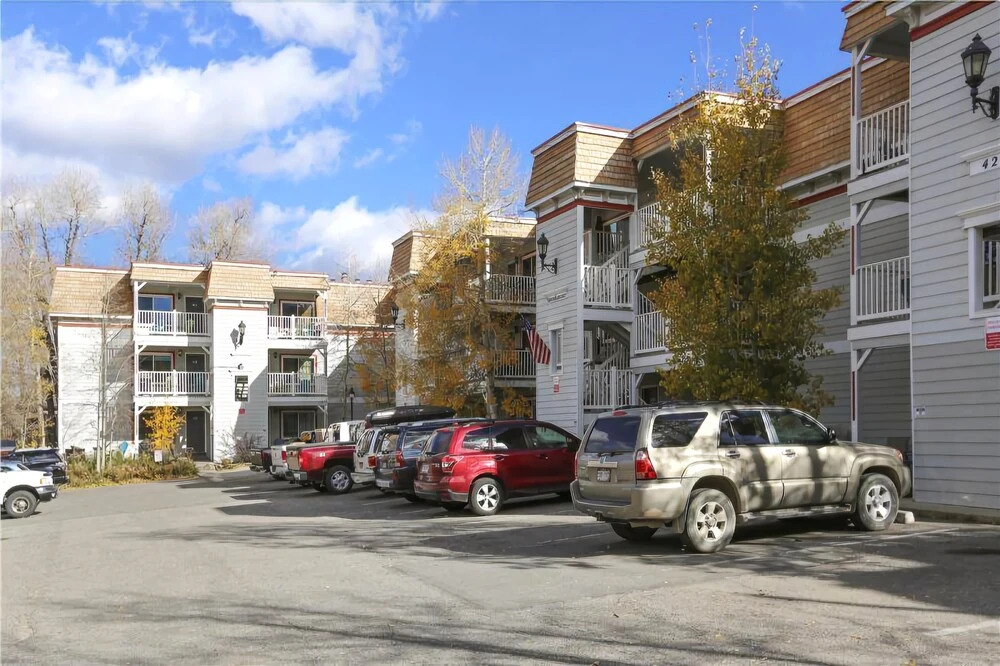 Tannhauser 212 - 2 Br Condo
