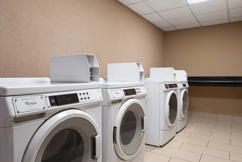 Holiday Inn Express & Suites Midwest City by IHG