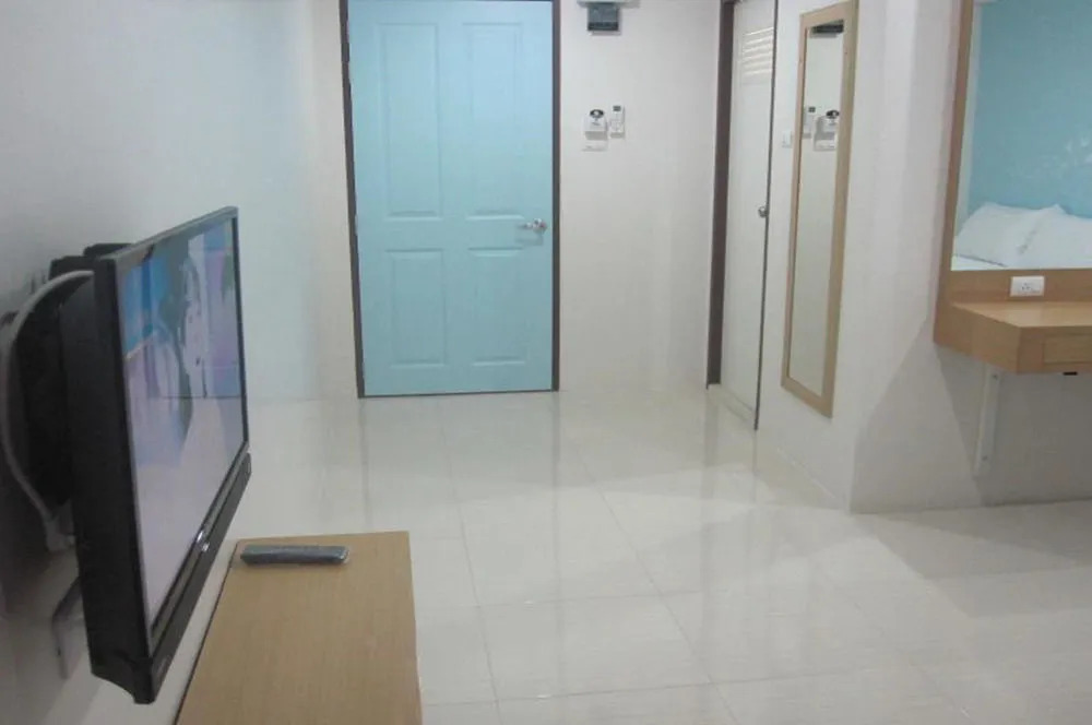 Issara Na Nakhon Living Hotel