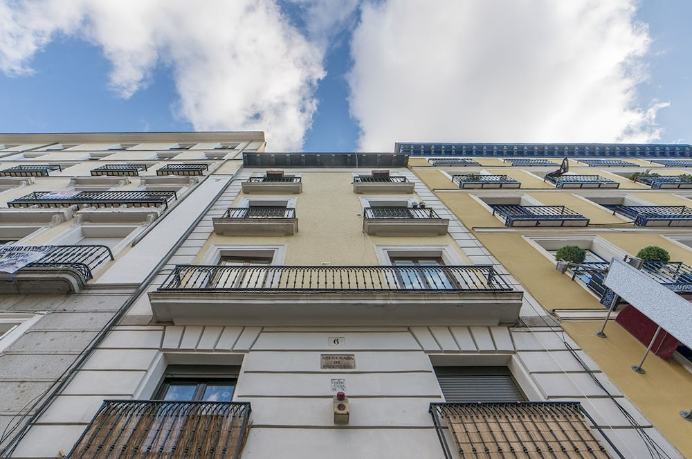 Brand new apartment next to Puerta del Sol