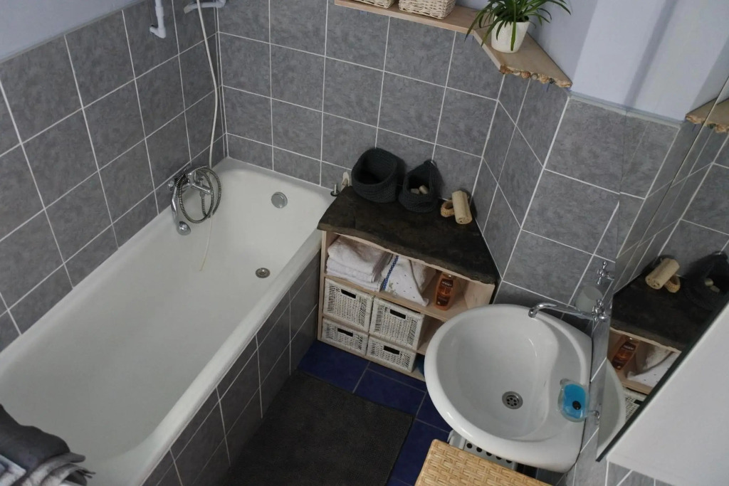 APARTMÁN V ZAHRADĚ PRAHA TROJA - APARTMENT IN THE GARDEN PRAGUE Troja