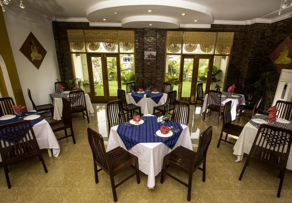 Raza Gyo Hotel